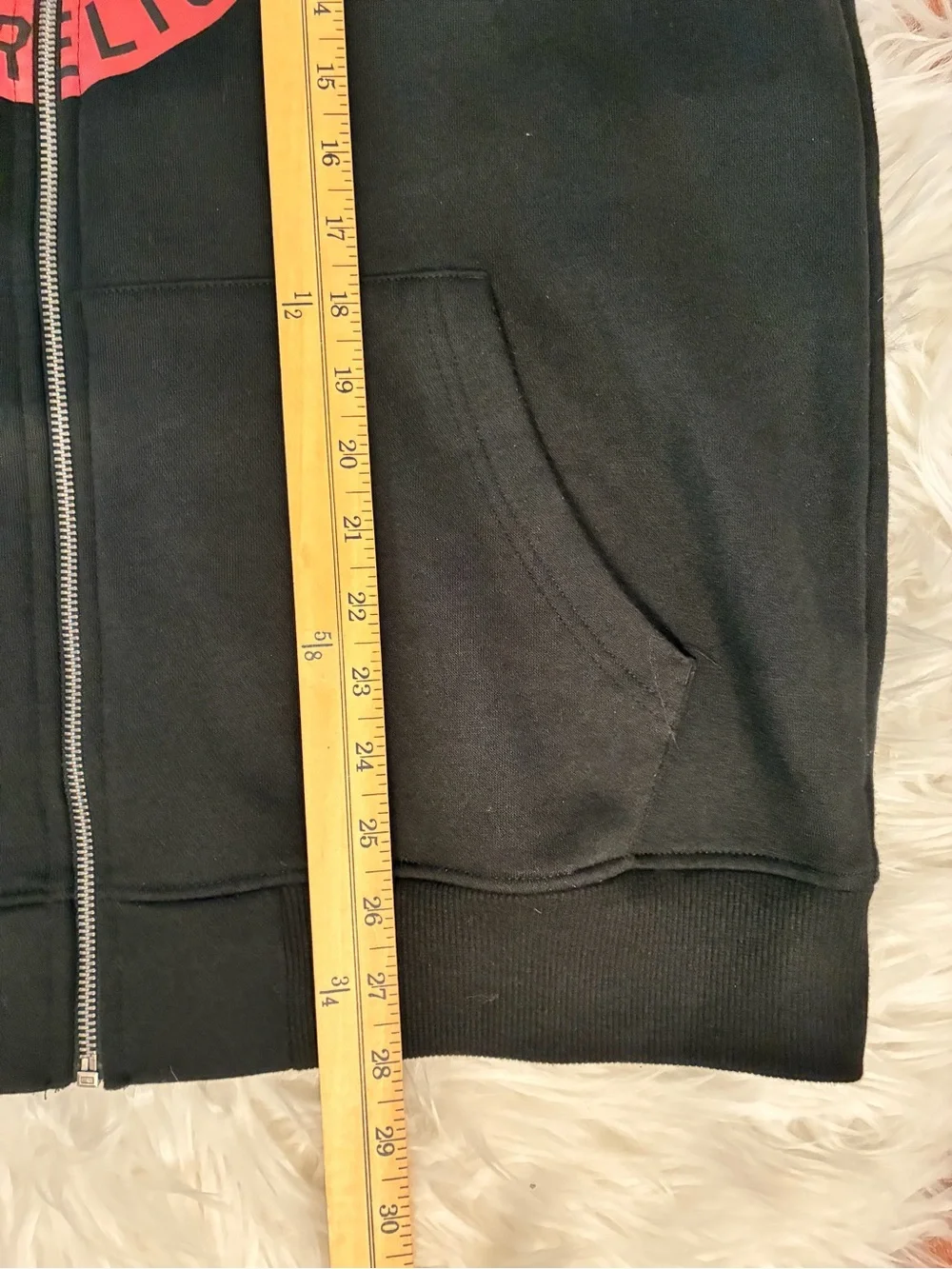 True Religion Mens Big Horseshoe TR Black Red Zip Hoodie Large 107182 *Flaw